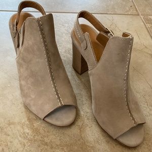 Ladies Italian leather high-heeled sandals, size 6.5